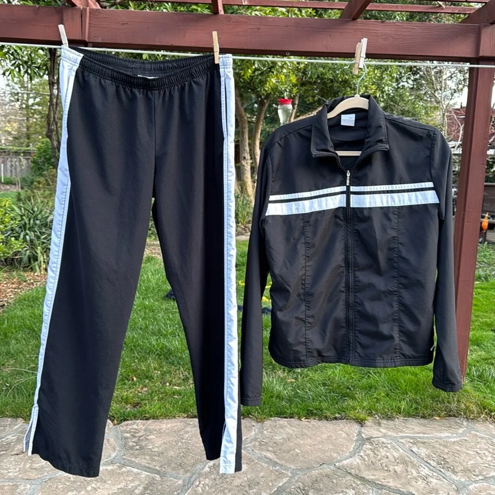 ✔️ NIKE; Black Work Out; Hang Out Pants w/White Side Stripes in Misses Size Lg!! - Picture 11 of 11